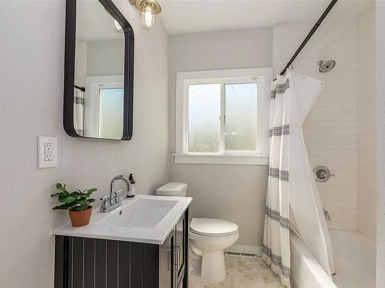 330 Broadmoor Blvd — Photo 14