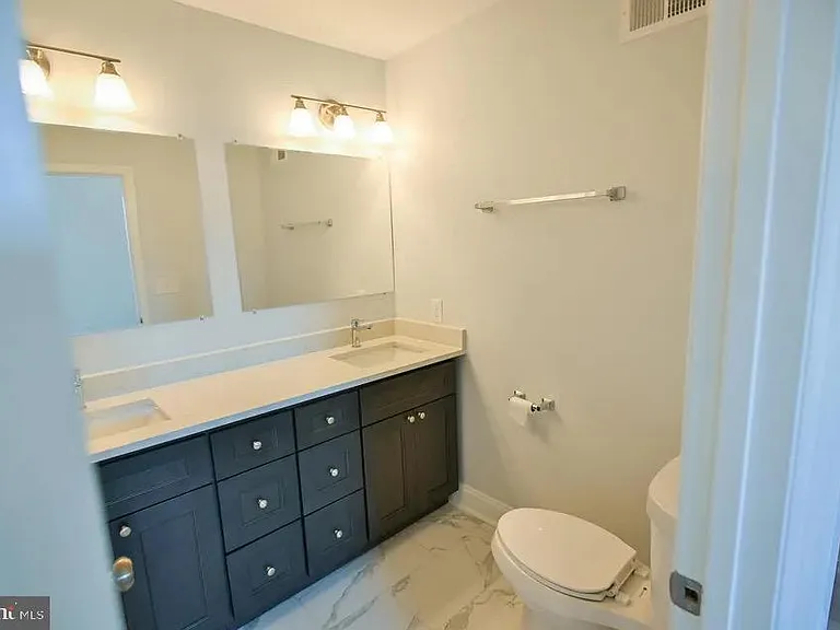 1227 Washington Blvd — Photo 17