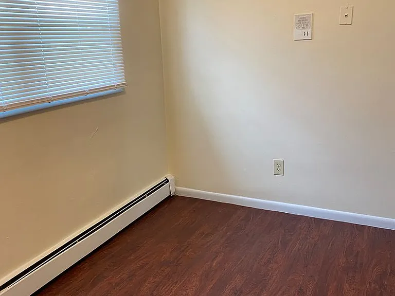 Washington Blvd Apartments — Photo 6