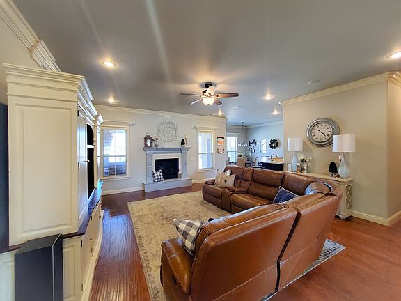 2nd image of 4119 Willowbend Dr
