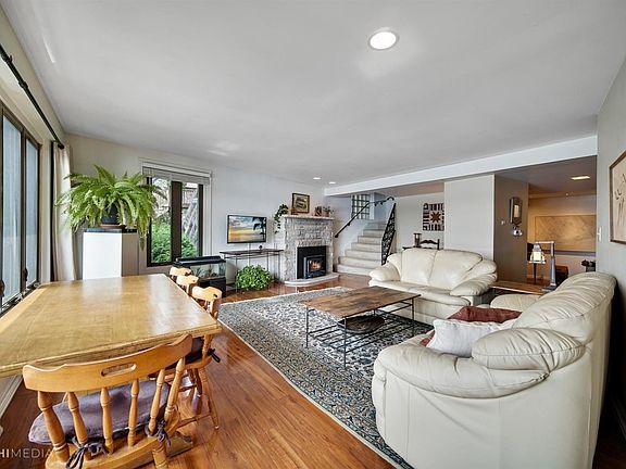 4th image of 1714 Woodland Bluff Dr