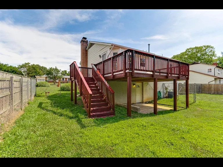 1214 Dewberry Dr — Photo 6