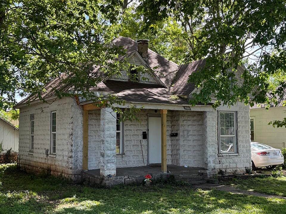 1st image of 946 W Poplar Street