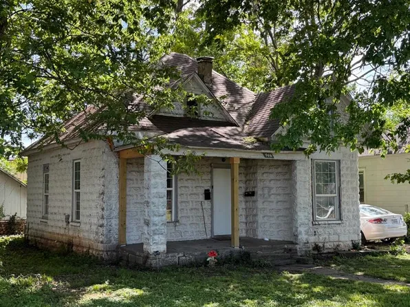 946 W Poplar Street, Springfield, MO 65802
