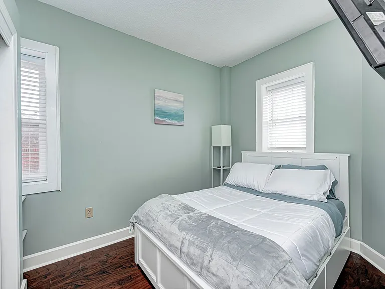 230 E 9th St #401 — Photo 21