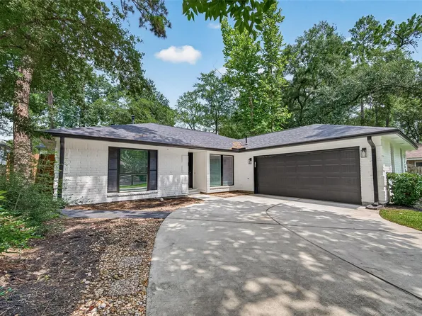 8 N Brook Pebble Ct, Spring, TX 77380