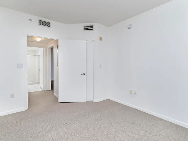 18800 NE 29th Ave #923 — Photo 17