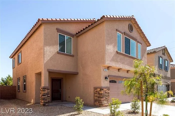 4 bed, 3.0 bath, 2042 sqft, $2,595 — Photo 2