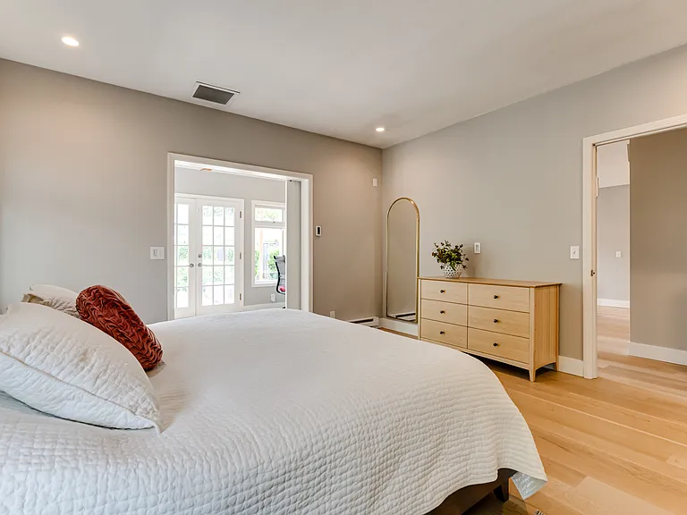 3375 Bardell Ave — Photo 9