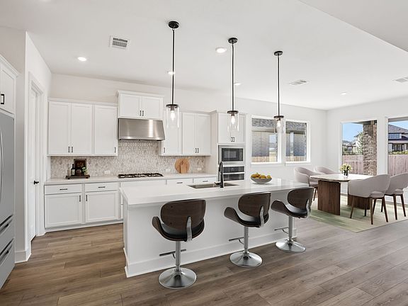 4th image of 5233 Palatine Ln