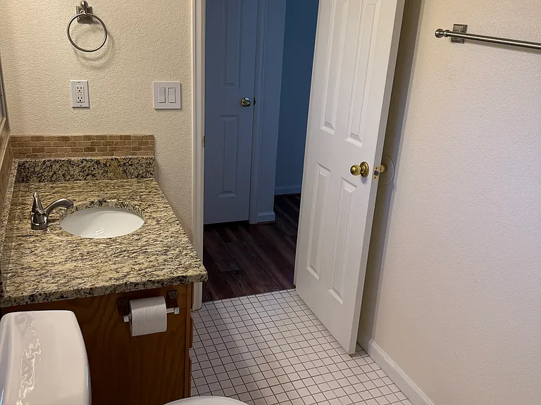 223 Maggie St #B — Photo 15