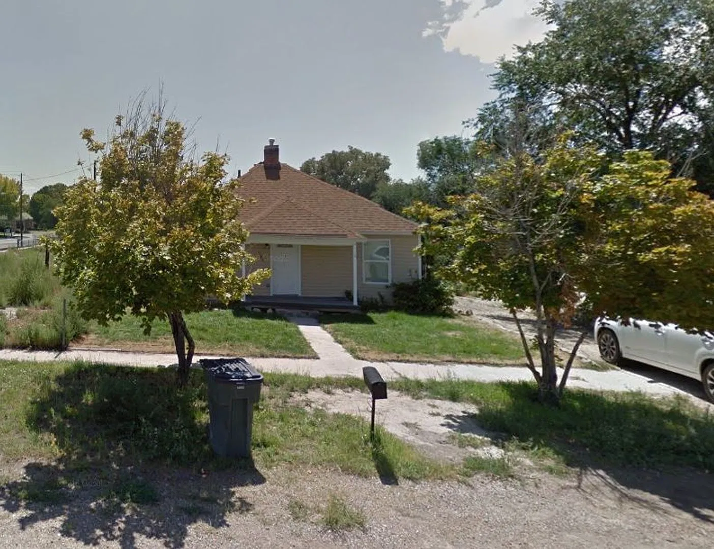 Charming Comfort 3 bedroom 1 bathroom house — Photo 1