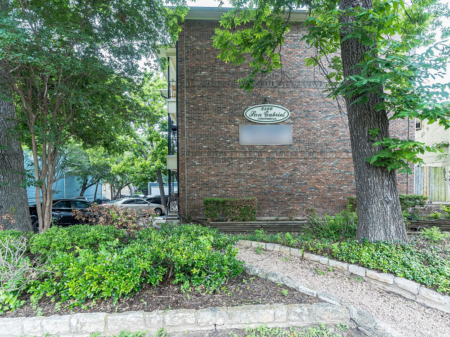 2 bed, 1.5 bath, 816 sqft, $1,395 — Photo 1