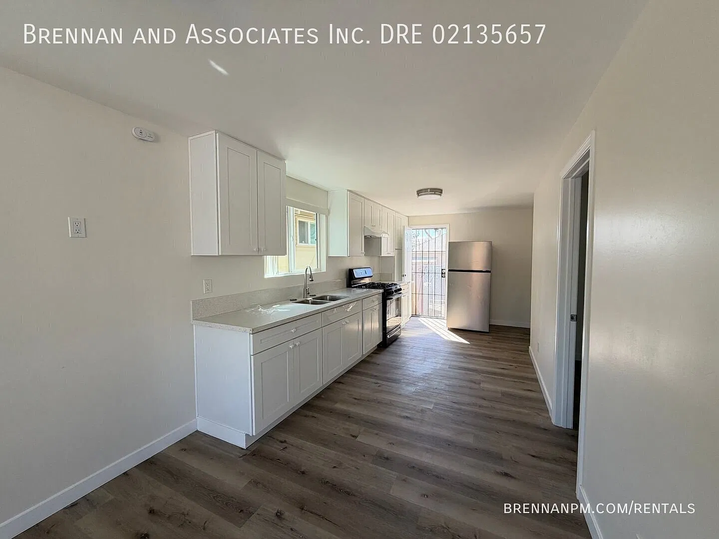 Charming 2-bedroom, 1-bath Home for rent Downtown San Diego — Photo 4