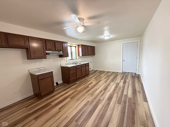 4th image of 716 W Walnut St