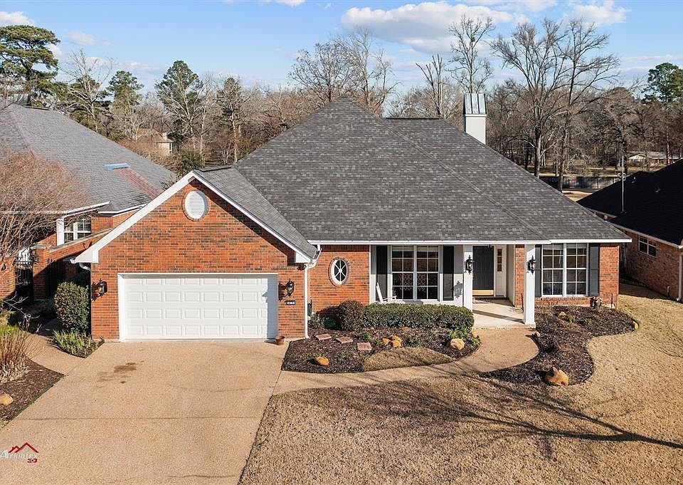1st image of 428 Grand Oaks Dr