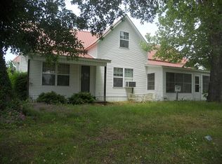 211 1st St, Delight, AR 71940
