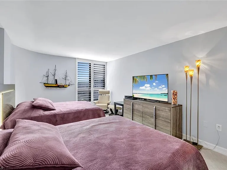3215 Gulf Shore Blvd N #704N — Photo 12