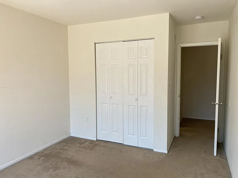 215 East Ct #215 — Photo 19