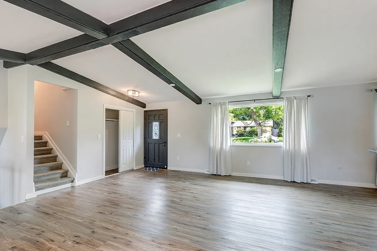 3 bed, 2526 sqft, $3,800 — Photo 4