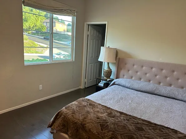 16592 Golden Bluff Loop, Riverside, CA 92503