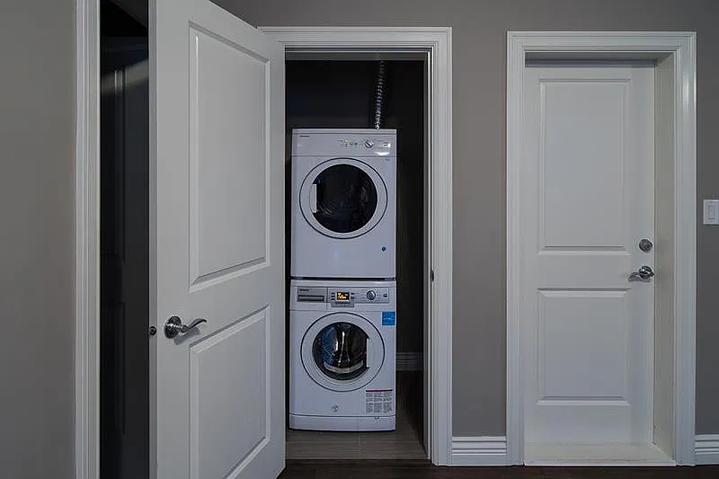 2 bed, 850 sqft, $1,800 — Photo 3