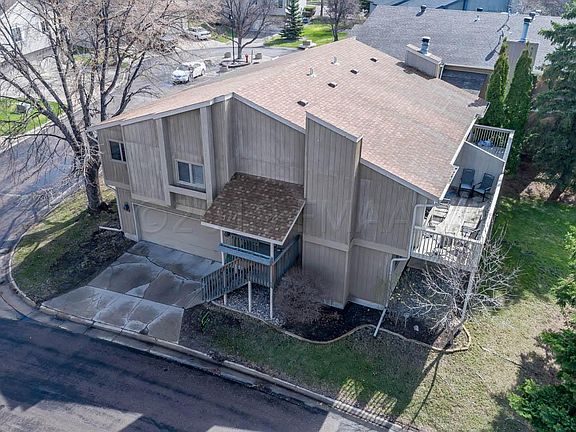 3rd image of 48 Fremont Dr S