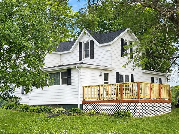 1497 Belmond Rd, Belmond, IA 50421