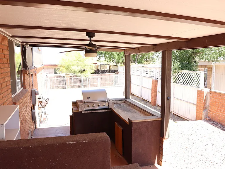 4365 Queens Way — Photo 16