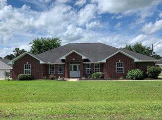 531 Meadow Ln, Winnie, TX 77665