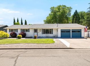 1210 Comet Ave, Central Pt, OR 97502