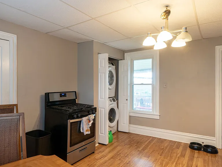 405 Grant Ave — Photo 8