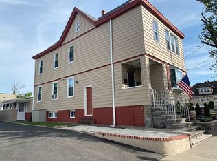 37 Prospect St, Lodi, NJ 07644