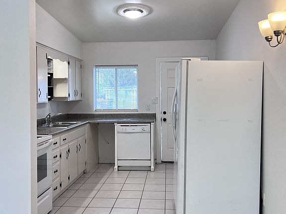 5th image of 4 E Evans St #4