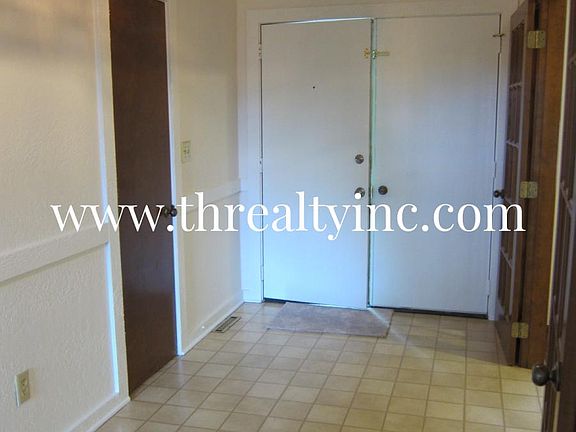 4th image of 7992 Oak Hill Dr