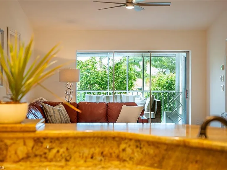 815 Gulf Pavilion Dr #203 — Photo 8