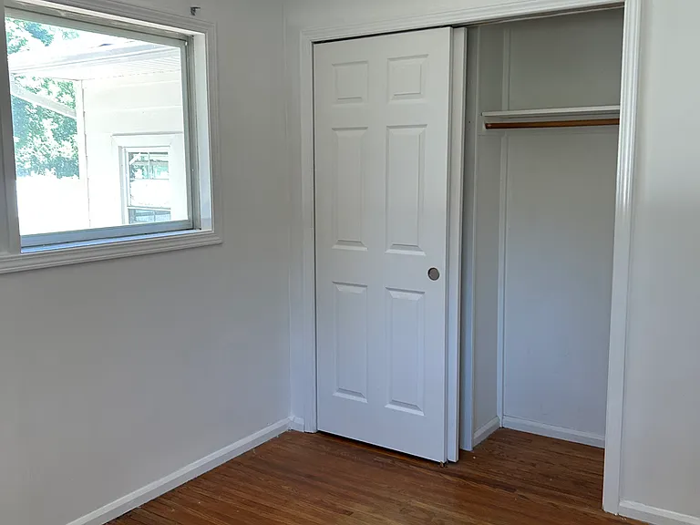 48 Isham Ave — Photo 8