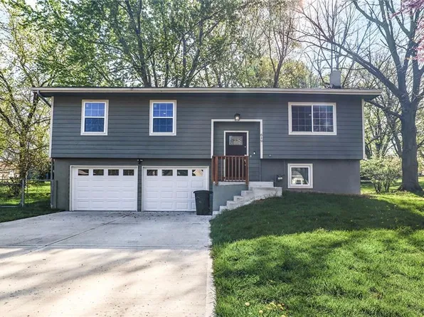 619 Valley St, Lathrop, MO 64465