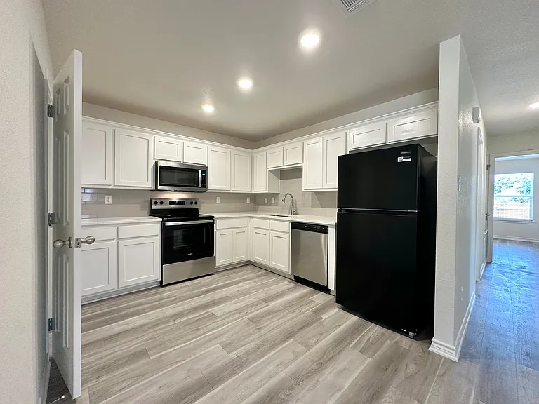 1608 Pima Trl — Photo 9