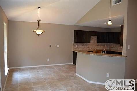 4th image of 3704 Woodside Dr