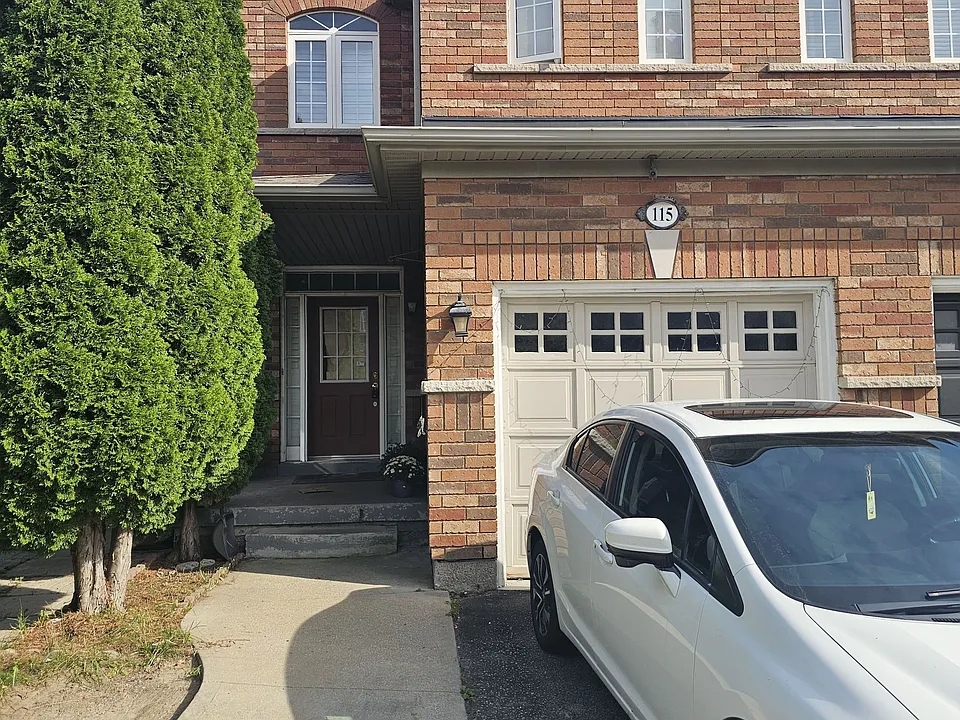 115 Nathaniel Cres