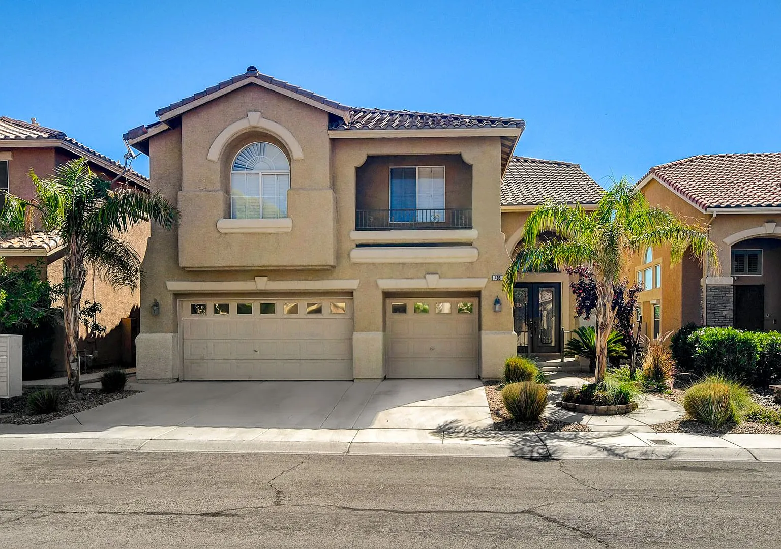 Stunning Summerlin Pool Home! — Photo 2