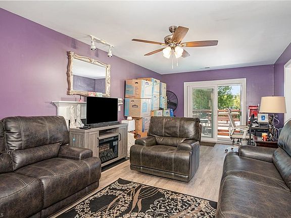 4th image of 211 Lasalle Way