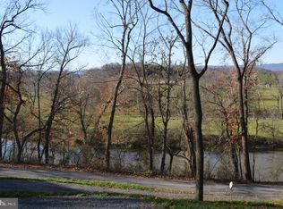 1233 Deer Rapids Rd, Strasburg, VA 22657