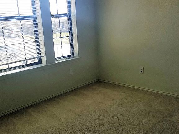 3rd image of 1110 Katelyn Cir