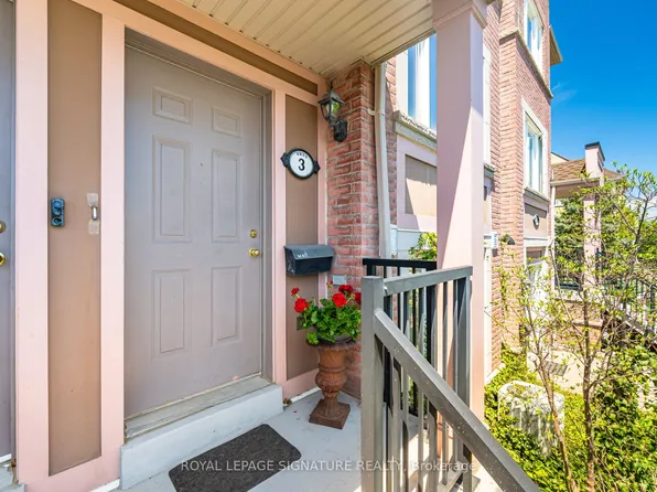 4855 Half Moon Grv #3, Mississauga, ON L5M 8C7