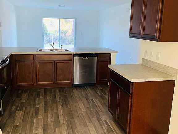 5th image of 8454 Octavius Ave