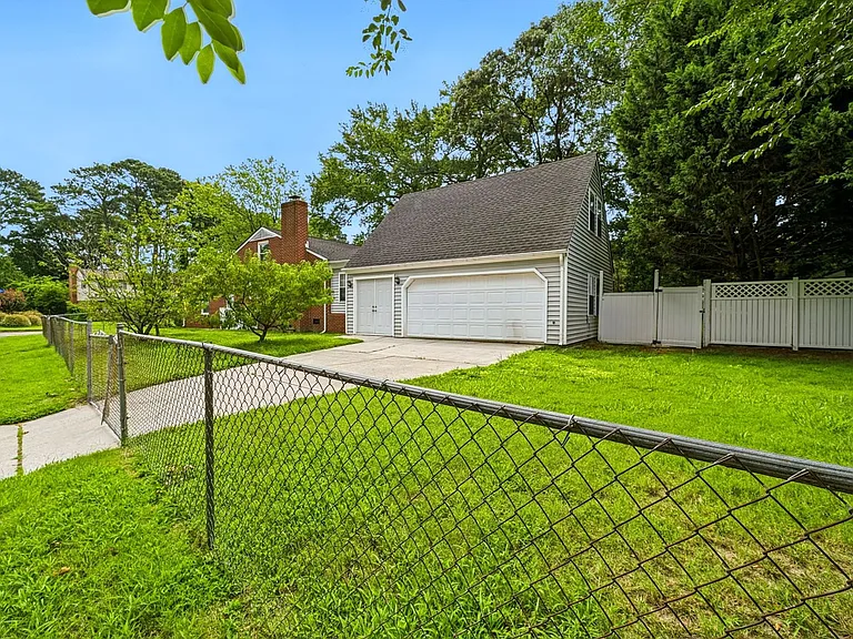 1757 Lafayette Dr — Photo 42