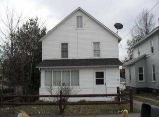 38 Brown St, Barberton, OH 44203