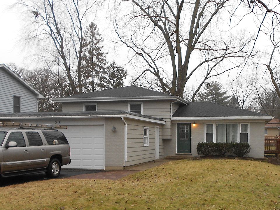 1st image of 28 Hilltop Dr